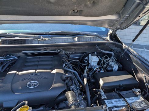 Used 2017 Toyota Tundra SR5 w/ SR5 Upgrade Package image 21