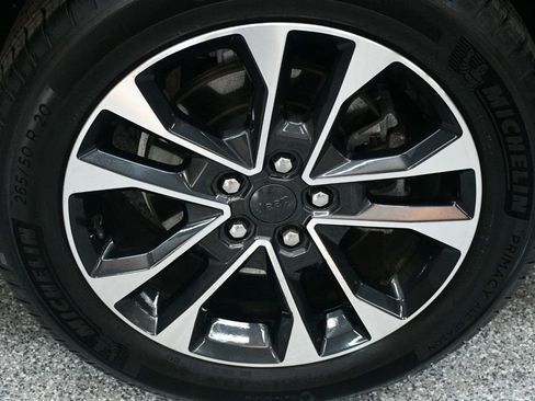 Used 2021 Jeep Grand Cherokee L Overland w/ Luxury Tech Group IV image 20