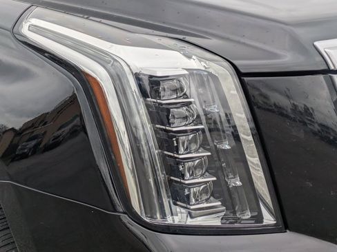 Used 2019 Cadillac Escalade ESV Luxury image 9