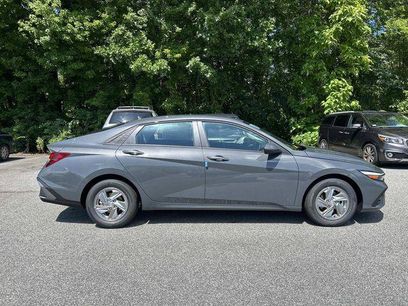 New 2026 Hyundai Elantra SE