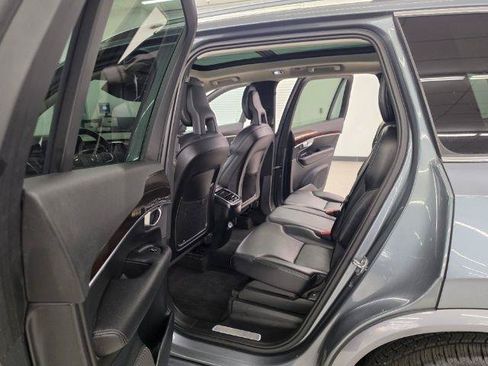 Used 2018 Volvo XC90 T5 Momentum w/ Convenience Package AWD/4WD image 34