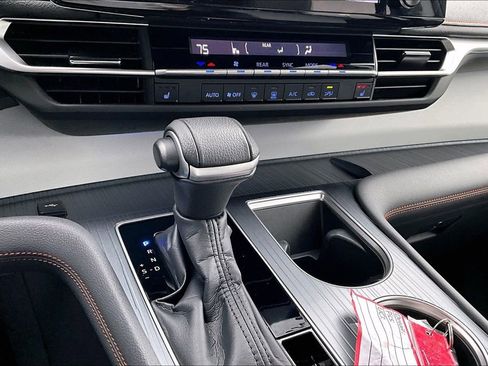 Certified 2022 Toyota Sienna XSE image 13