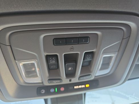 Used 2023 GMC Sierra 3500 Denali w/ Denali Black Diamond Edition AWD/4WD image 45
