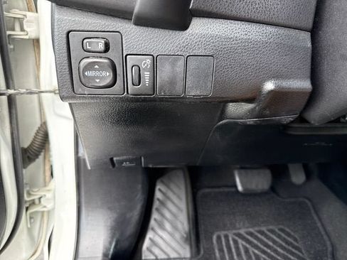 Used 2018 Toyota Corolla SE FWD image 24