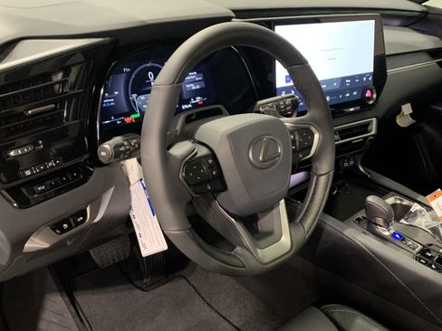 Used 2025 Lexus RX 350 w/ Convenience Package AWD/4WD image 30