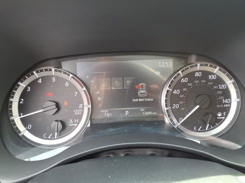 Used 2023 Toyota Highlander XLE image 23