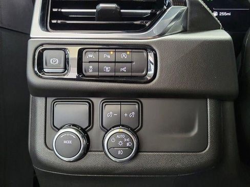 Used 2025 GMC Yukon Elevation RWD image 14