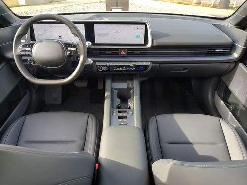 Certified 2025 Hyundai Ioniq 6 SEL image 30