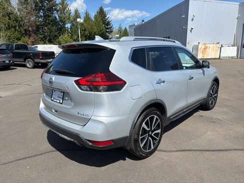 Used 2018 Nissan Rogue SL w/ Premium Package AWD/4WD image 3