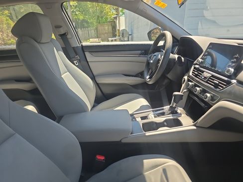 Used 2020 Honda Accord LX image 7
