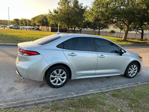 Used 2020 Toyota Corolla LE image 5