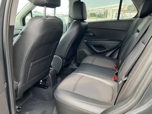 Used 2017 Chevrolet Trax LT w/ LT Convenience Package AWD/4WD image 10