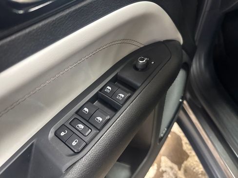 Used 2023 Jeep Compass Limited AWD/4WD image 17