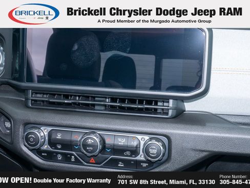 Used 2025 Jeep Gladiator Sport AWD/4WD image 21