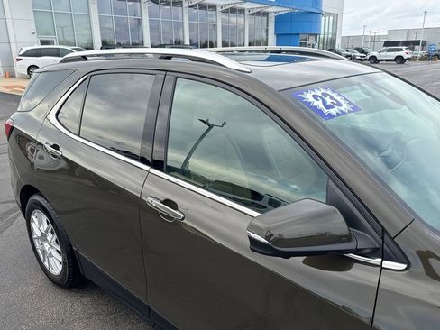 Used 2023 Chevrolet Equinox Premier image 14