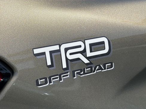 Used 2025 Toyota Tacoma TRD Off-Road AWD/4WD image 30