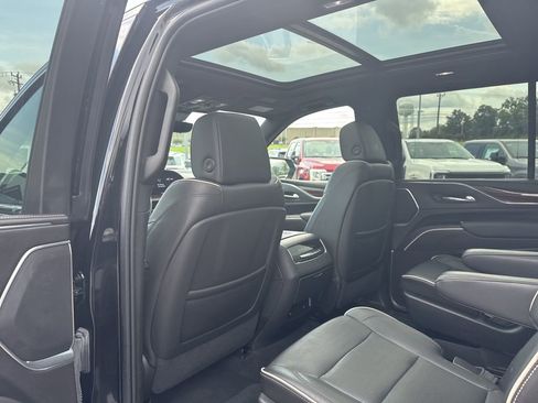Used 2021 Cadillac Escalade Premium Luxury image 15