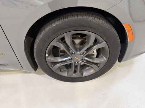 Used 2023 Chrysler Pacifica Touring-L w/ Road Tripper Package FWD image 14