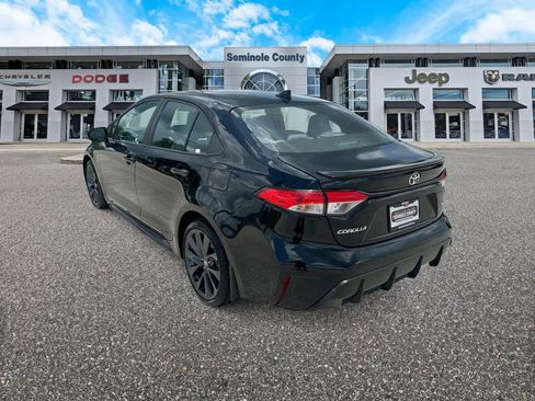 Used 2025 Toyota Corolla SE FWD image 6