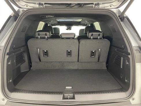 New 2026 Chevrolet Traverse LT w/ Sun and Wheel Package AWD/4WD image 13