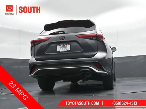 Used 2021 Toyota Highlander XSE AWD/4WD image 41