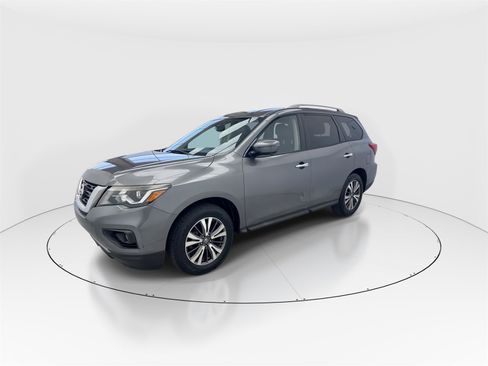 Used 2018 Nissan Pathfinder SL image 4