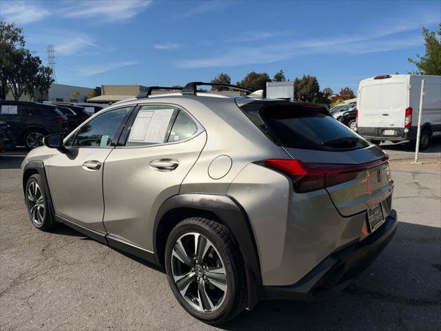 Used 2019 Lexus UX 200 w/ Accessory Package FWD image 4