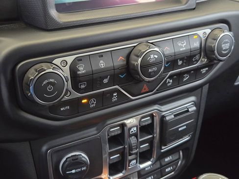 Used 2020 Jeep Wrangler Unlimited Rubicon w/ Quick Order Package 28Y Recon AWD/4WD image 16