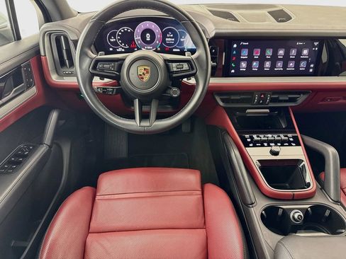 Certified 2024 Porsche Cayenne AWD/4WD image 24