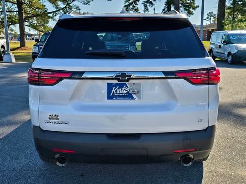 Used 2023 Chevrolet Traverse LT w/ LT Premium Package image 4