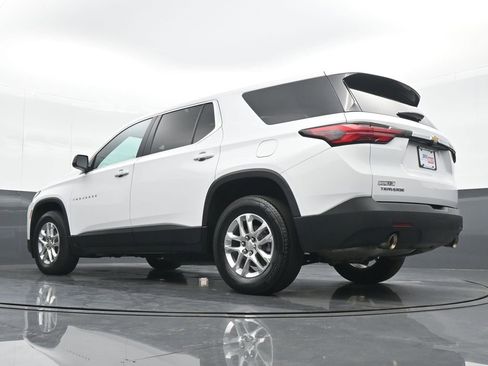Used 2023 Chevrolet Traverse LS image 19