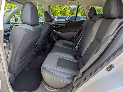 Used 2025 Subaru Outback Onyx Edition AWD/4WD image 13