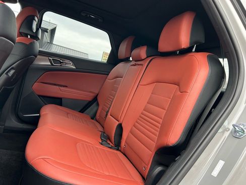 Used 2023 Kia Sportage SX image 16