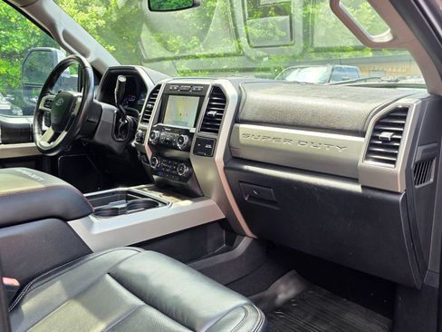 Used 2020 Ford F250 Lariat w/ Lariat Ultimate Package AWD/4WD image 32