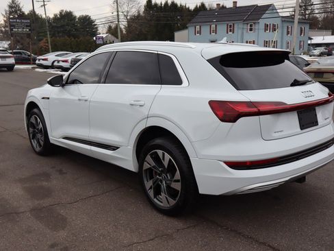 Used 2021 Audi e-tron Premium w/ Towing Package image 7