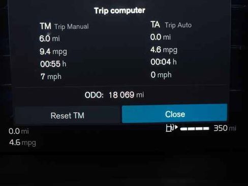 Certified 2025 Volvo XC40 B5 Core image 23