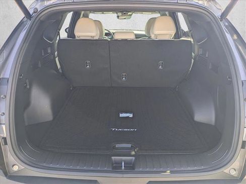 Used 2025 Hyundai Tucson Limited image 19