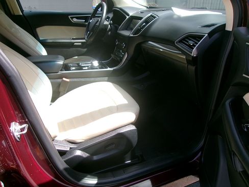 Used 2020 Ford Edge SEL w/ Convenience Package AWD/4WD image 9