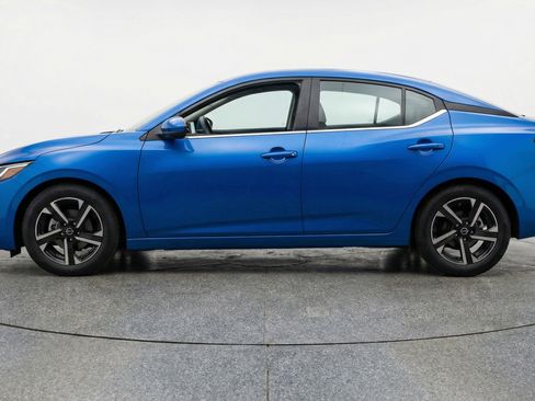 Used 2025 Nissan Sentra SV image 5
