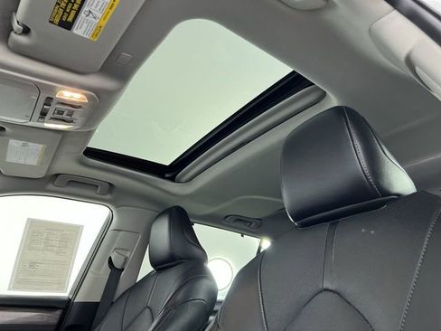 Used 2022 Toyota Highlander Limited image 19