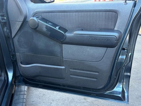 Used 2010 Ford Explorer Sport Trac XLT image 14