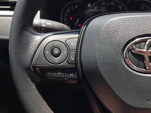 Certified 2025 Toyota RAV4 LE FWD image 26