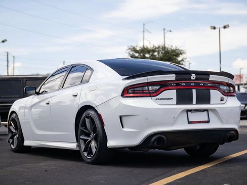 Used 2019 Dodge Charger Scat Pack RWD image 11