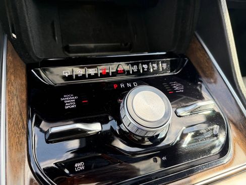 Used 2023 Jeep Grand Wagoneer L Series II image 20