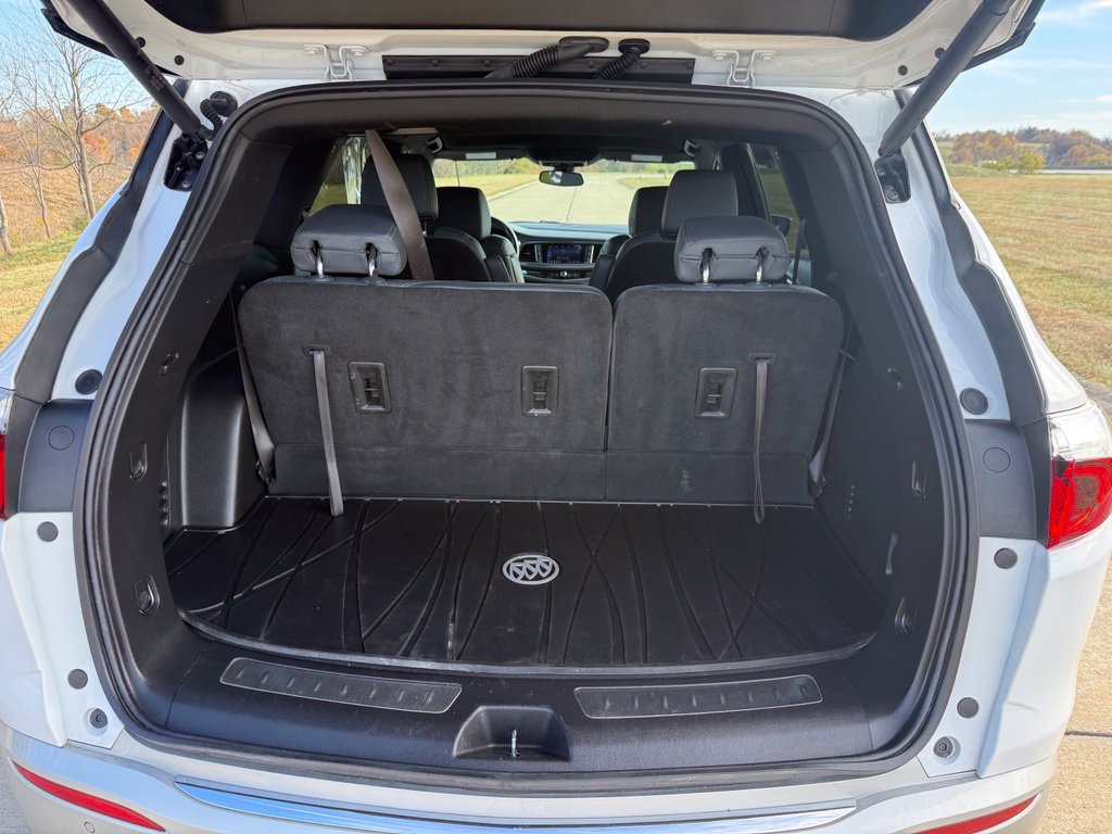 Used 2024 Buick Enclave Essence AWD/4WD image 6