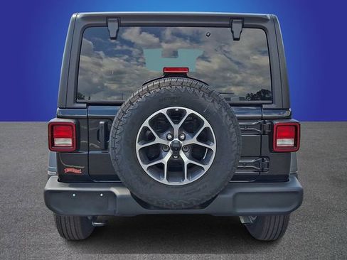 Used 2025 Jeep Wrangler Unlimited Sport AWD/4WD image 5
