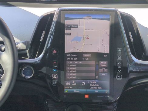 Certified 2022 Toyota Prius Limited image 18