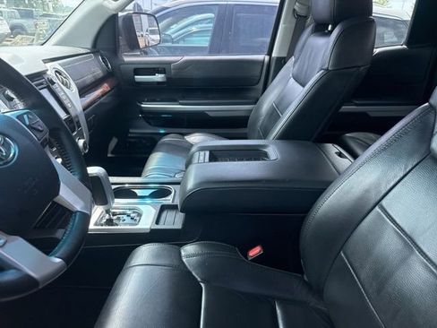 Used 2017 Toyota Tundra Limited w/ Limited Premium Package AWD/4WD image 4