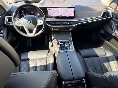 Used 2023 BMW X7 xDrive40i w/ Premium Package AWD/4WD image 15