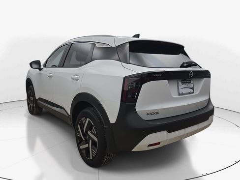 Used 2026 Nissan Kicks SV FWD image 6